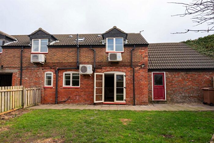 2 Bedroom Cottage To Rent In Holmpton Road, Hollym, Withernsea, HU19