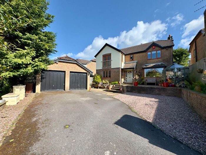 4 Bedroom Detached House For Sale In Applecross Drive, Burnley, BB10