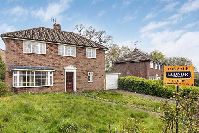 3 Bedroom Detached House For Sale In Oaklands Park, Bishop's Stortford, CM23