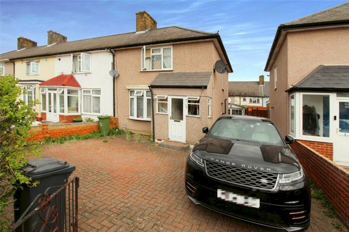3 Bedroom End Of Terrace House To Rent In Harrold Road, Dagenham, RM8