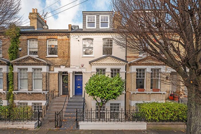 3 Bedroom Terraced House For Sale In Chesson Road, London, W14