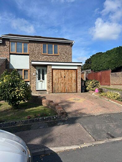 3 Bedroom End Of Terrace House To Rent In Ward Close, EN7