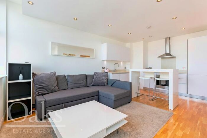 1 Bedroom Flat To Rent In Streatham High Road, London, SW16