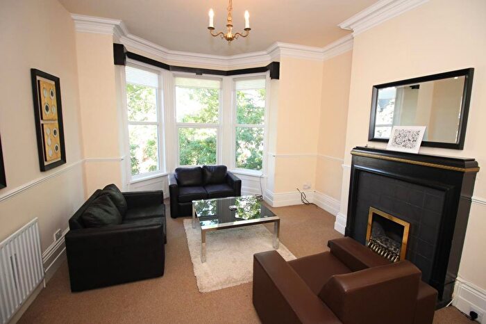 2 Bedroom Flat To Rent In Sanderson Road, Jesmond, Newcastle Upon Tyne, NE2