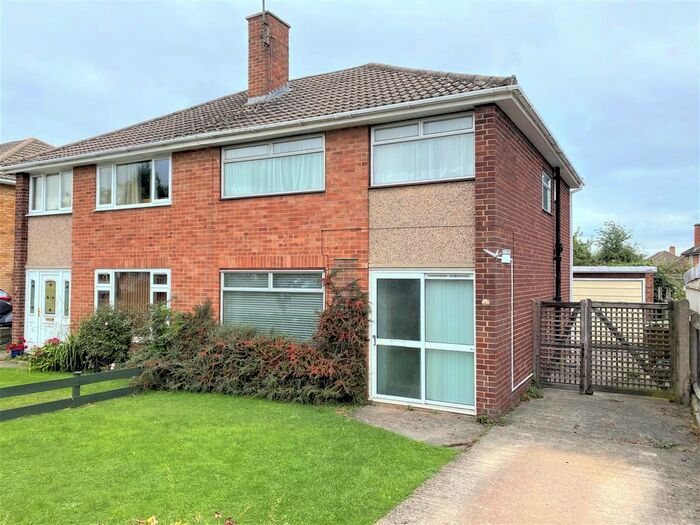 Houses for sale & to rent in GL51 6NT, Robert Burns Avenue, Benhall And