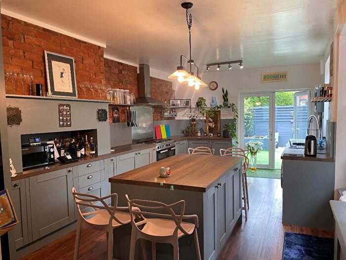 4 Bedroom Terraced House For Sale In Spring Bank West, Hull, HU3