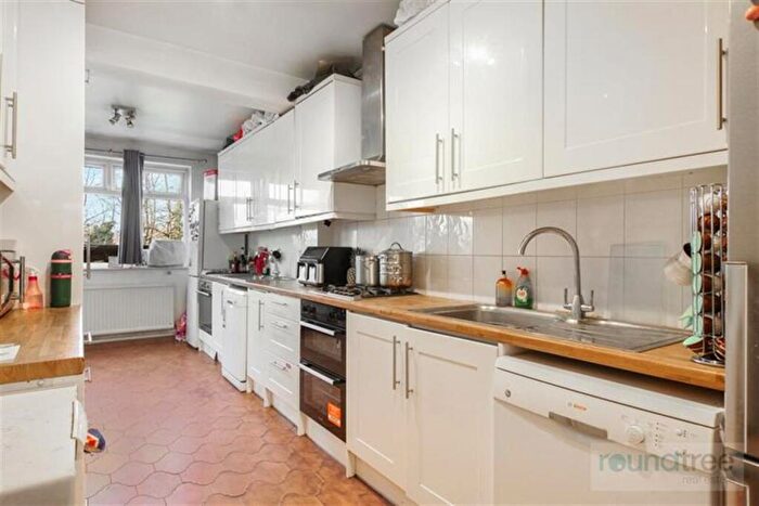 5 Bedroom House For Sale In Sinclair Grove, Golders Green, NW11