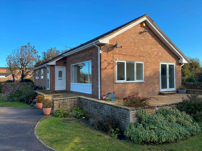 3 Bedroom Bungalow To Rent In Fairway Cottage, Pinfold Lane, West Kirby, CH48