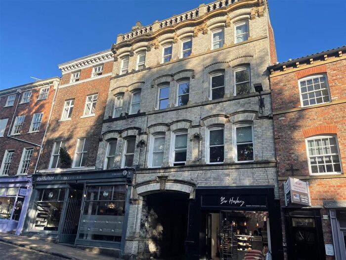 2 Bedroom Flat To Rent In Varvills Court, Micklegate, York, YO1
