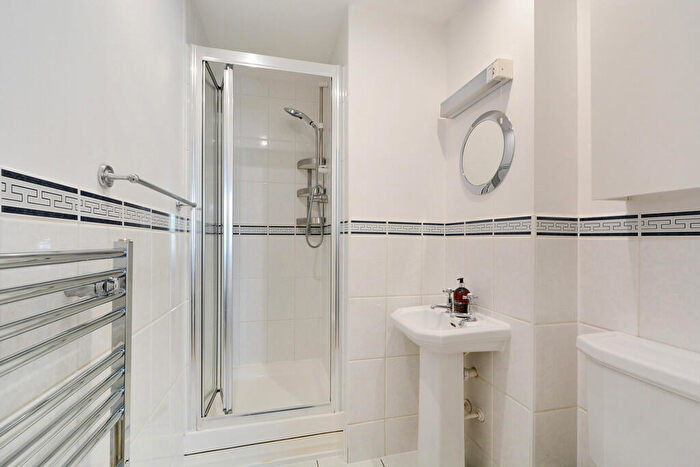 2 Bedroom Apartment To Rent In Cypress House, Woodland Crescent, SE16