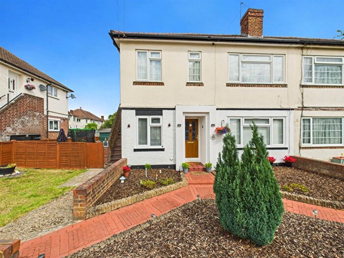 2 Bedroom Maisonette For Sale In West End Road, Ruislip, HA4