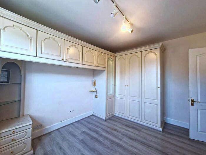 4 Bedroom Detached Bungalow To Rent In Mahlon Avenue, Ruislip, HA4