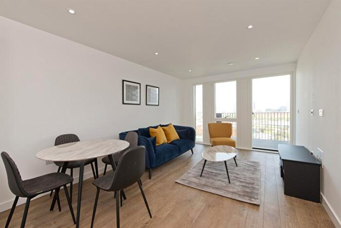 1 Bedroom Apartment To Rent In Southmere House, Legacy Wharf, E15