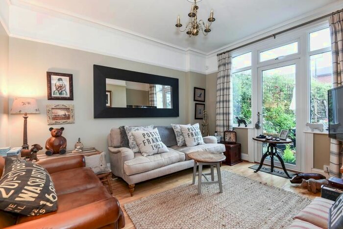 2 Bedroom Flat To Rent In Murray Road, Northwood, HA6