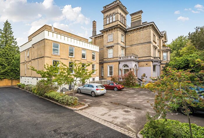 2 Bedroom Flat For Sale In Bredbury House, Mount Ephraim, Tunbridge Wells, Kent, TN4