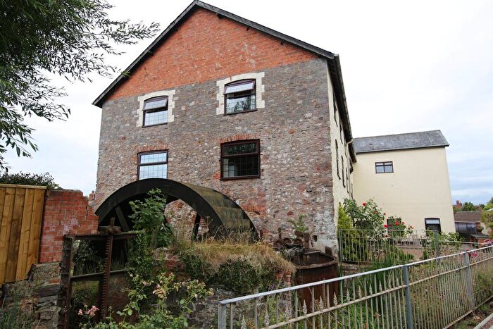 2 Bedroom Flat To Rent In Culmstock, Cullompton, EX15