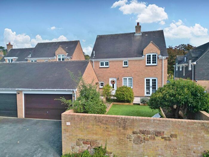 3 Bedroom Detached House For Sale In The Green, Caldy, CH48