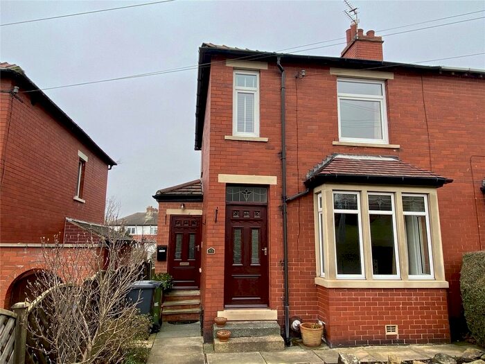 3 Bedroom Semi-Detached House To Rent In Leeds Old Road, Heckmondwike, West Yorkshire, WF16