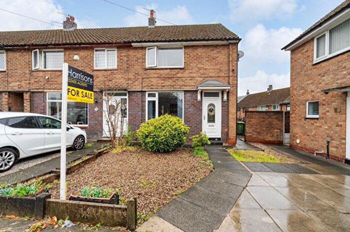 2 Bedroom Semi-Detached House To Rent In Bamber Croft, Westhoughton, BL5