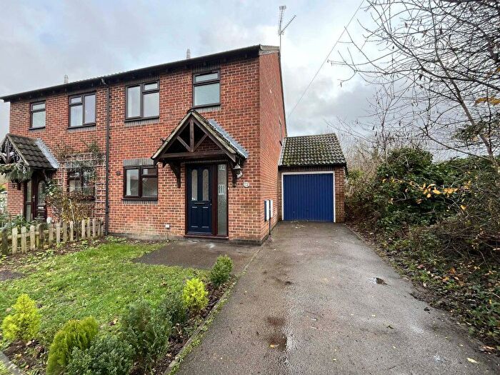 3 Bedroom Semi Detached House To Rent In Falcon Fields, Tadley, RG26