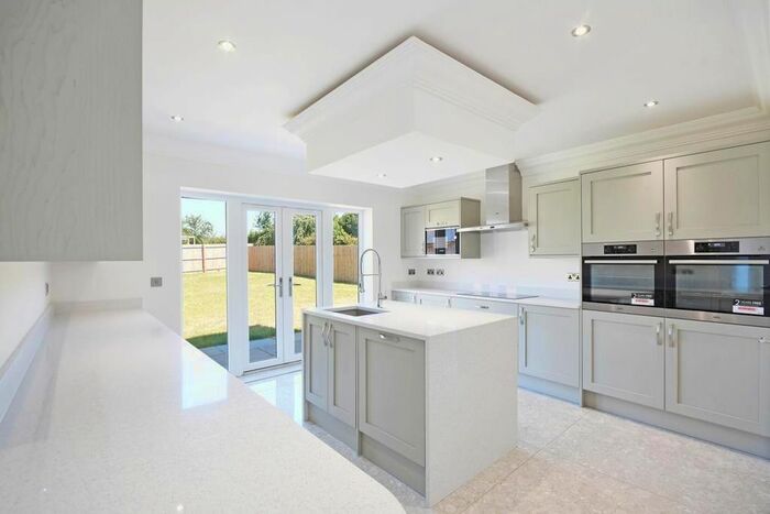 5 Bedroom Detached House For Sale In Mansfield Road, Scarcliffe, Chesterfield, S44