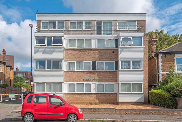 2 Bedroom Flat For Sale In Clarence Road, London, N22