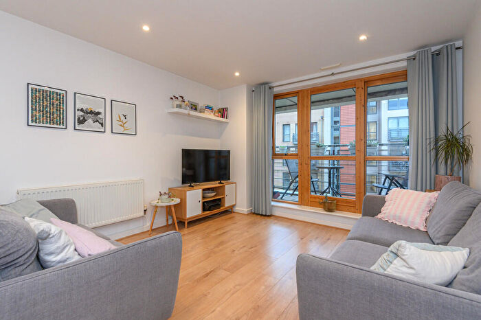 2 Bedroom Apartment For Sale In Regents Quay, Brewery Wharf, LS10