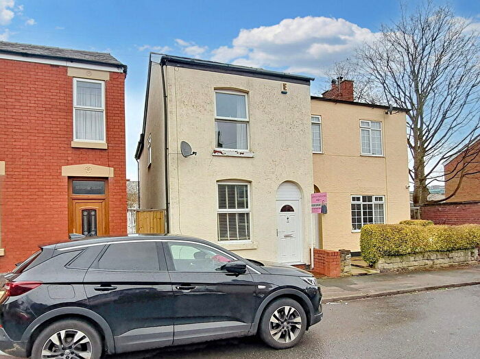 3 Bedroom Semi-Detached House For Sale In West Bond Street, Macclesfield, SK11