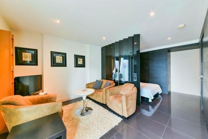 Studio To Rent In West Tower, Pan Peninsula Square, Canary Wharf, London, E14