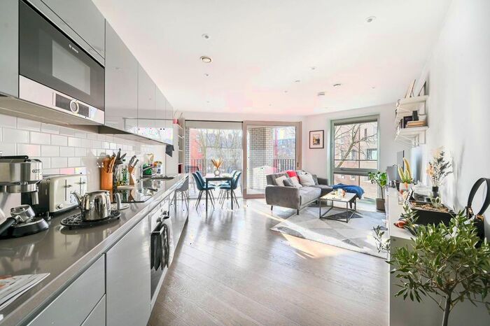 2 Bedroom Flat To Rent In Wansey Street, Elephant And Castle, London, SE17