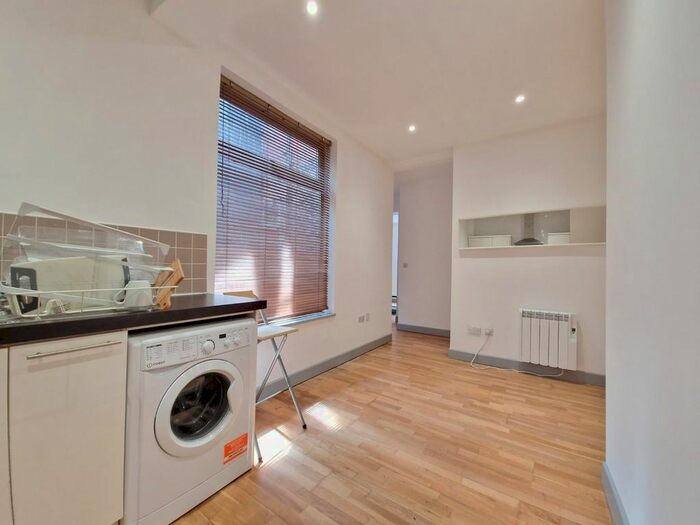 1 Bedroom Flat To Rent In Lendal, York, North Yorkshire, YO1
