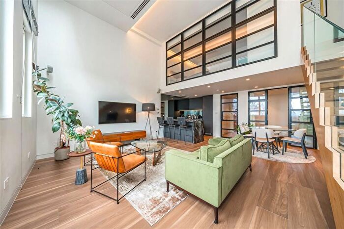 2 Bedroom Flat For Sale In Market Place, Fitzorvia Amp; Covent Garden, W1W