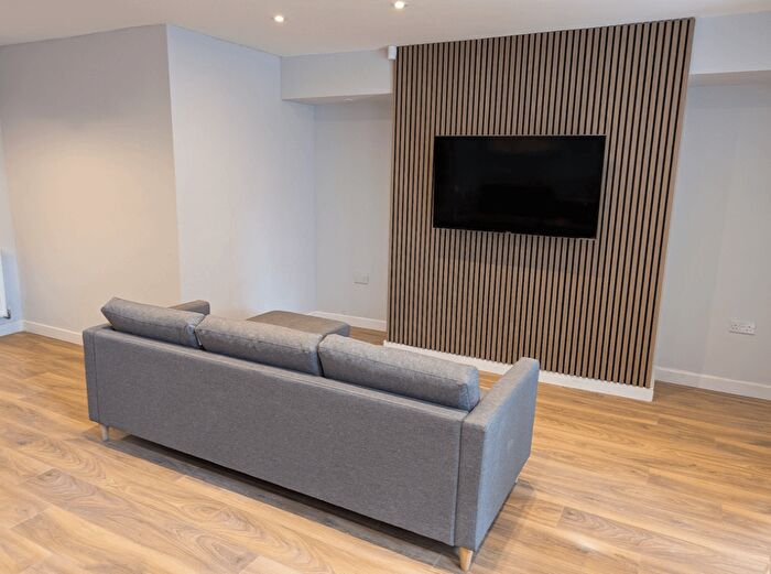 2 Bedroom Detached Bungalow To Rent In Scott Crescent, Erith, DA8