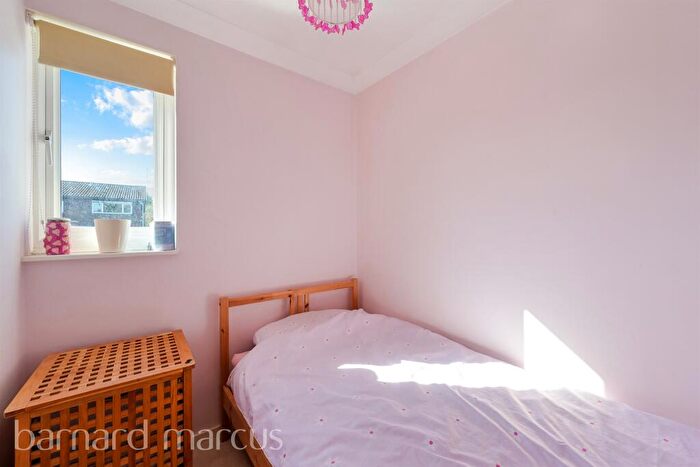 3 Bedroom Terraced House For Sale In Foxley Close, Redhill, RH1