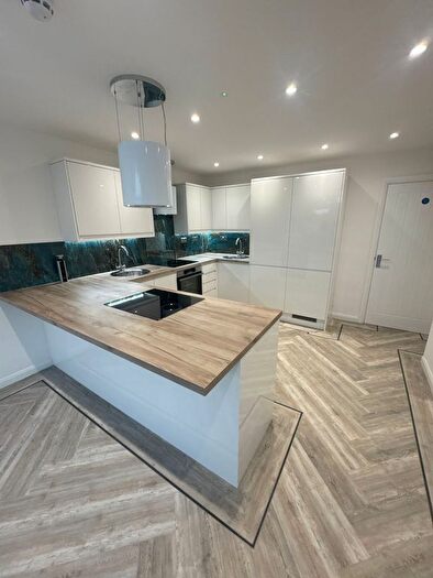 6 Bedroom Semi Detached House To Rent In Hurtwood Road, Walton-On-Thames, KT12