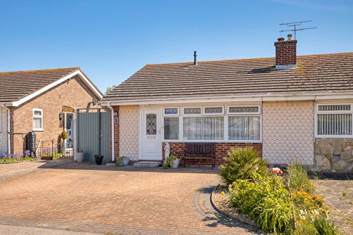 2 Bedroom Bungalow For Sale In Marshall Crescent, Broadstairs, Kent, CT10