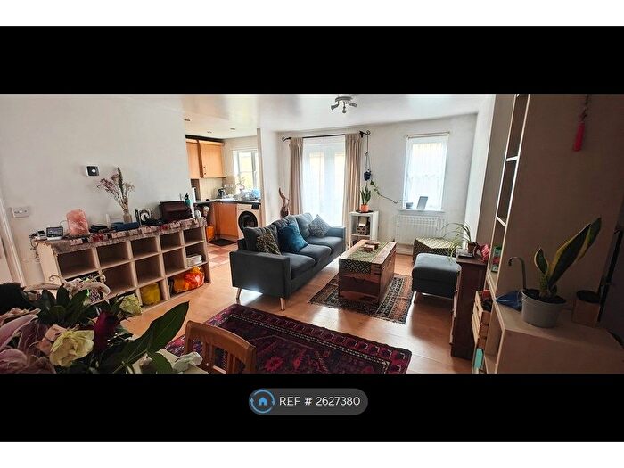 2 Bedroom Flat To Rent In Newent Close, London, SE15