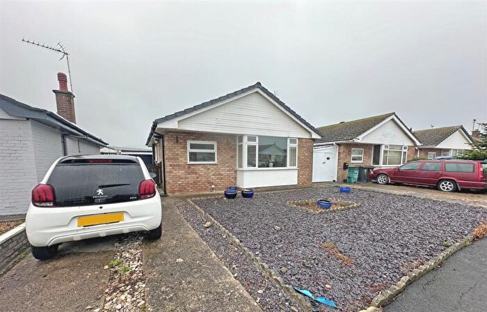 2 Bedroom Detached Bungalow For Sale In Lon Y Cyll, Pensarn, Conwy, LL22