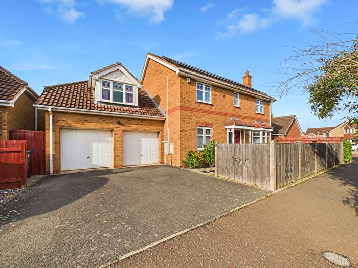 5 Bedroom Detached House For Sale In Stephenson Close, Yaxley, PE7
