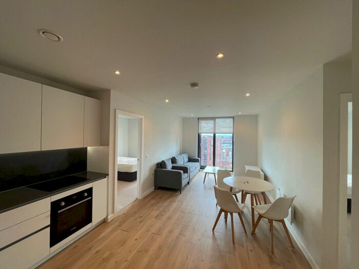 2 Bedroom Flat To Rent In Aspin Lane, Manchester, M4