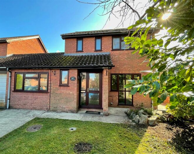 4 Bedroom Detached House To Rent In Gales Ground, Marlborough, SN8