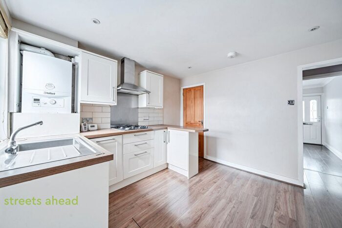 2 Bedroom Terraced House To Rent In Selsdon Road, South Croydon, CR2