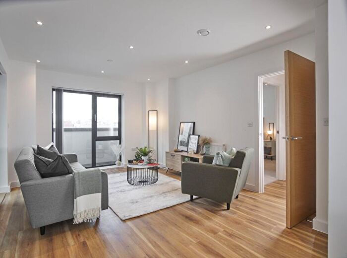1 Bedroom Flat To Rent In Roden Street Ilford, IG1