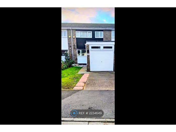 4 Bedroom Terraced House To Rent In Farthings Close, Pinner, HA5