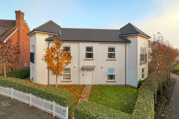 2 Bedroom Apartment To Rent In Fortune Way. Kings Hill, ME19