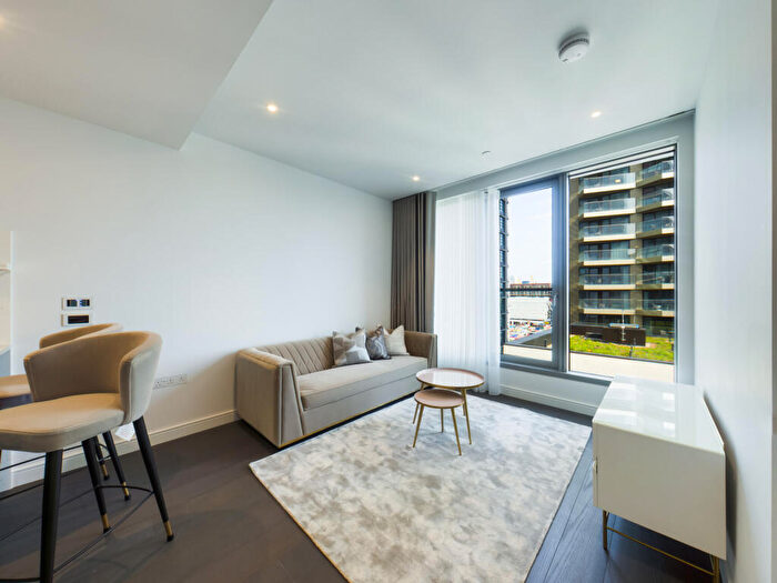 1 Bedroom Flat To Rent In Park Drive, South Quay, E14