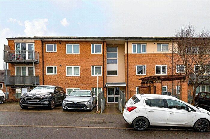 2 Bedroom Apartment For Sale In Windrush Drive, High Wycombe, Buckinghamshire, HP13