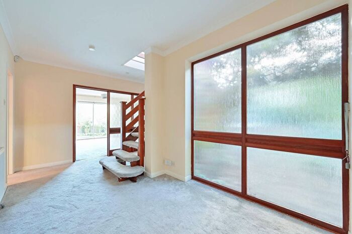 4 Bedroom Detached House To Rent In Radlett, Radlett, WD7