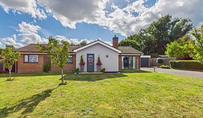 3 Bedroom Detached Bungalow For Sale In Douglas Close, Croxton, IP24