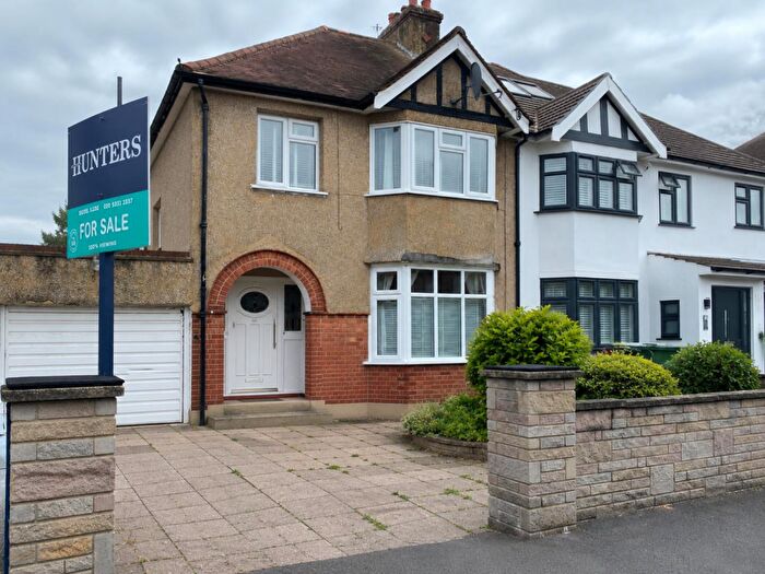 3 Bedroom House For Sale In Courtenay Road, Worcester Park, KT4